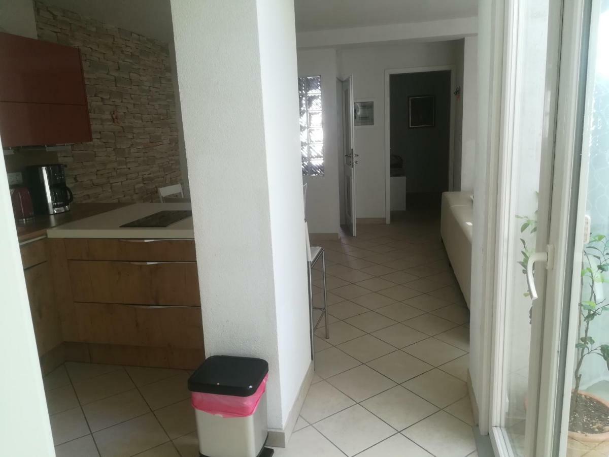 Apartma Zalka Izola Luaran gambar