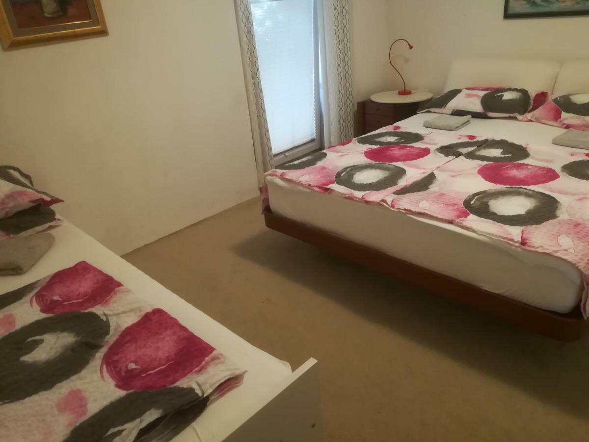 Apartma Zalka Izola Luaran gambar